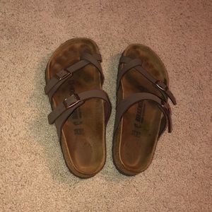 Mocha mayari Birkenstocks